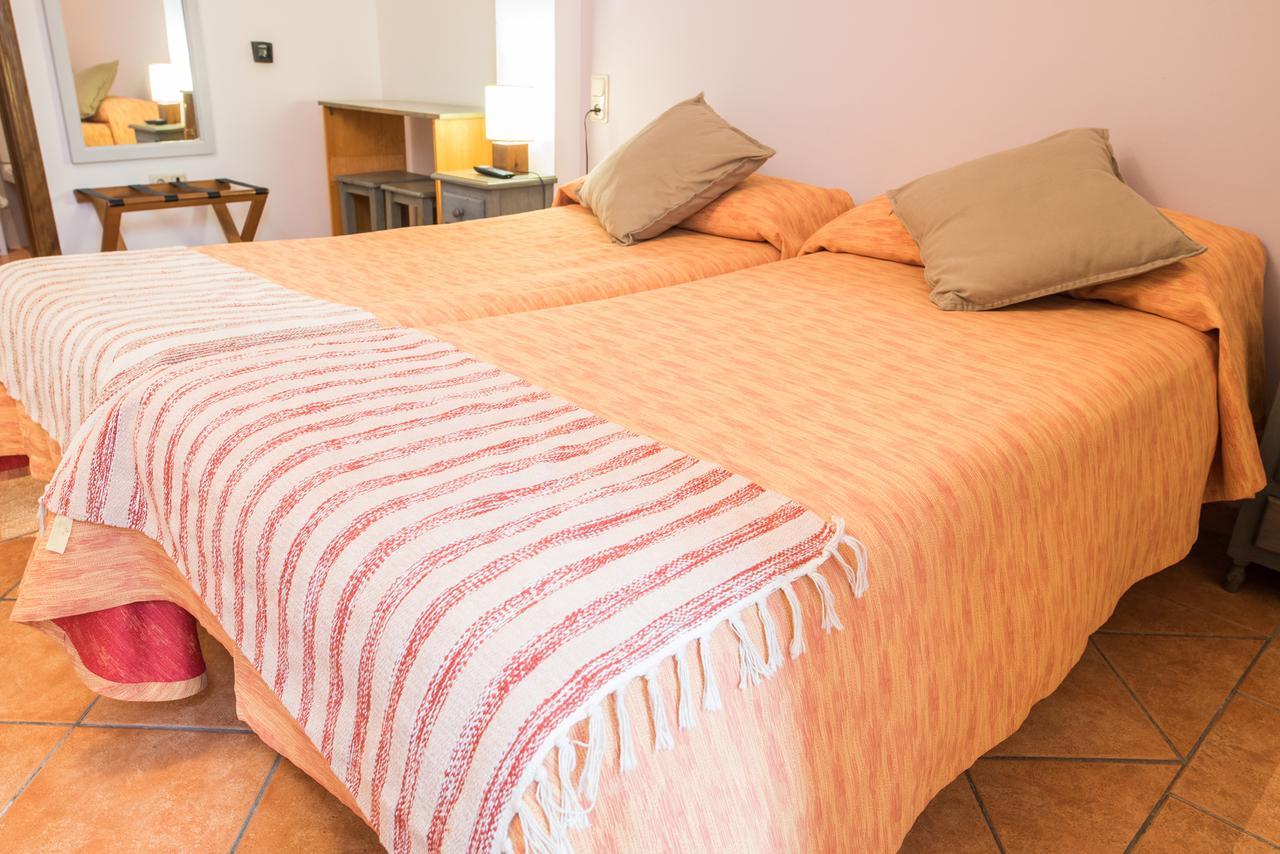 Morales Hotel *