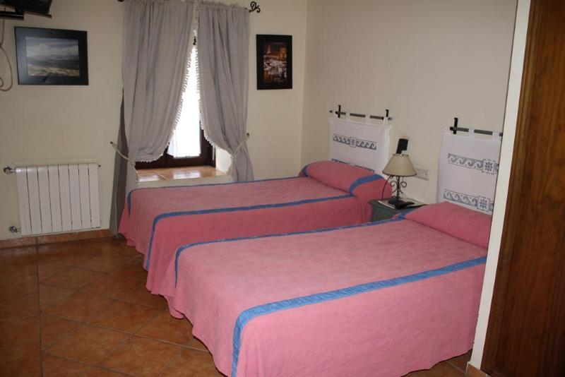 Morales Hotel *