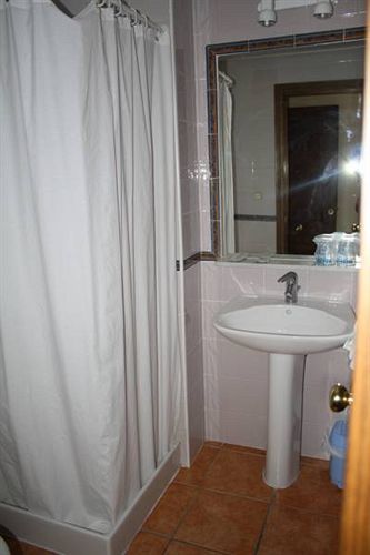 Hotel Morales *