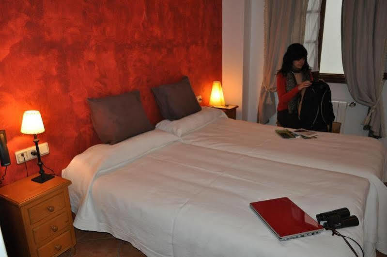 Morales Hotel *